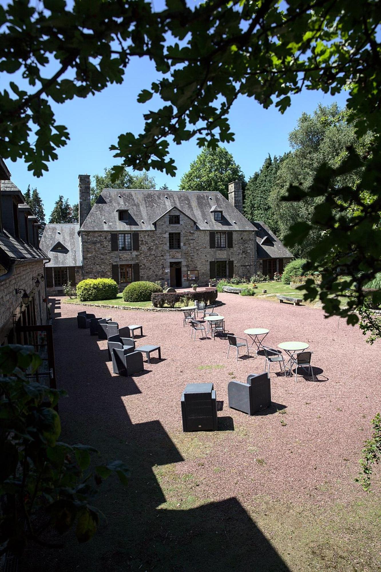 Logis Hotel Restaurant Manoir De L'Acherie Sainte-Cécile Dış mekan fotoğraf