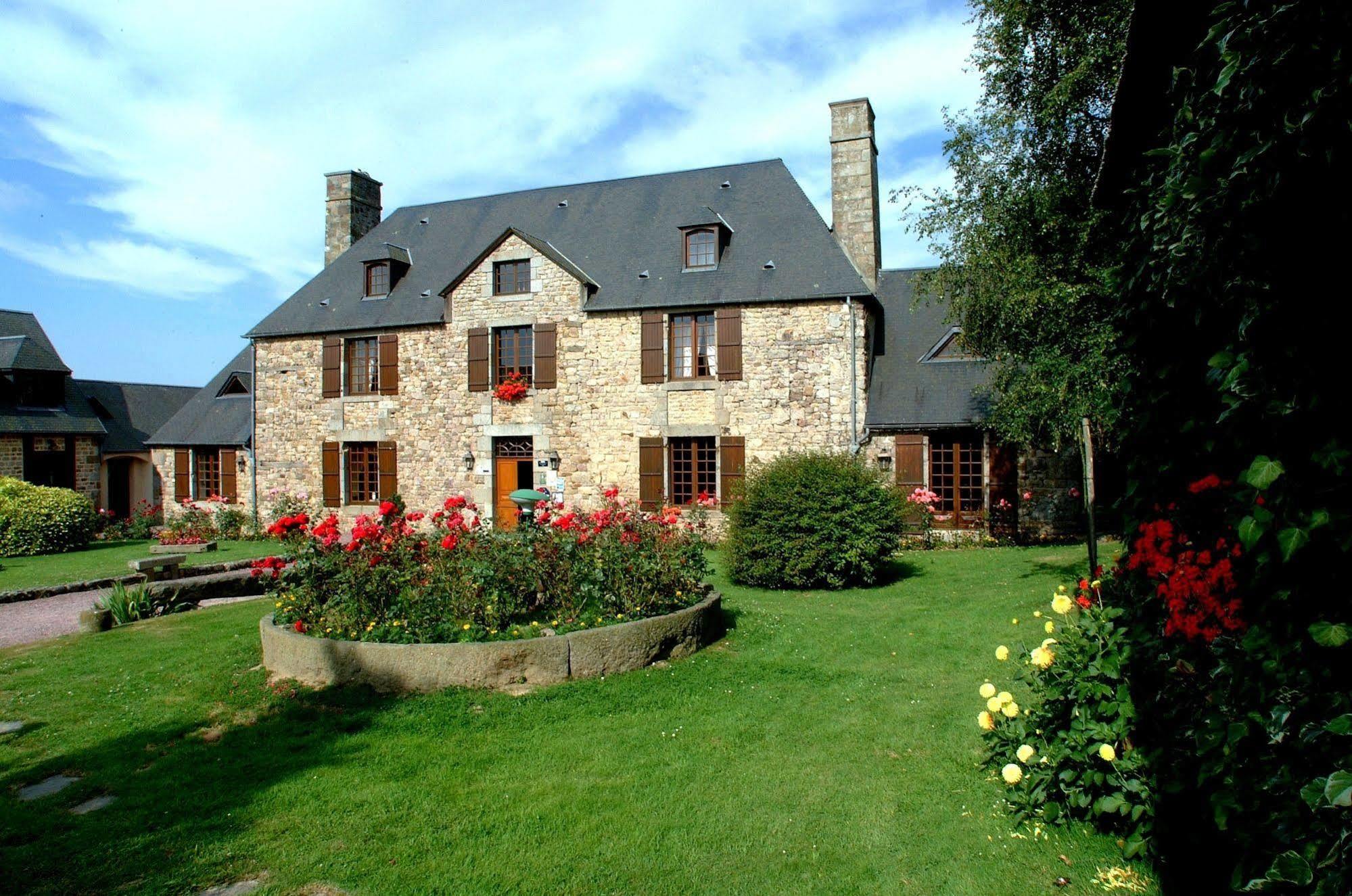 Logis Hotel Restaurant Manoir De L'Acherie Sainte-Cécile Dış mekan fotoğraf